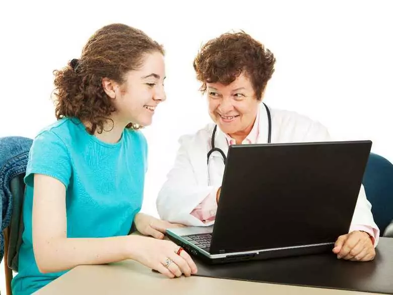 Estrogen i progesteron – wpływ na rozwój i przebieg SM