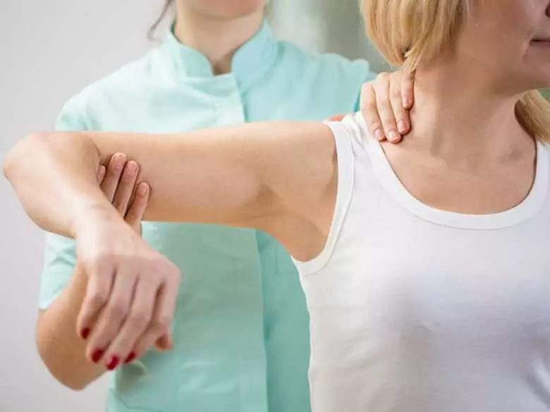 Parestezje – co to takiego i kiedy powinno niepokoić?